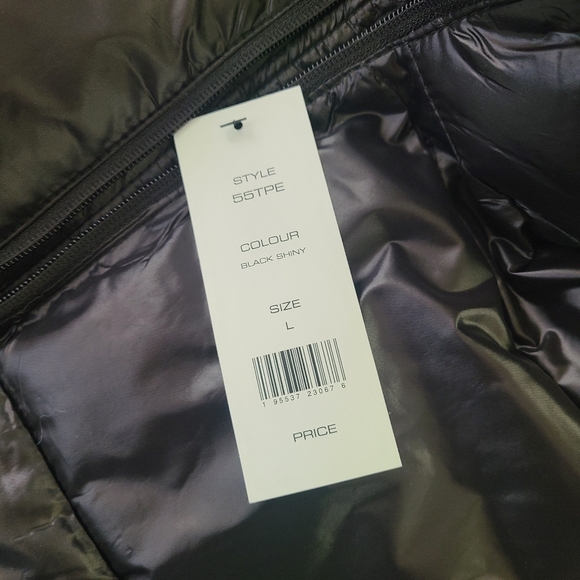 SOLD!! - French Connection softer light puffer coat for men, Black, Size Large - Picture 6 of 6